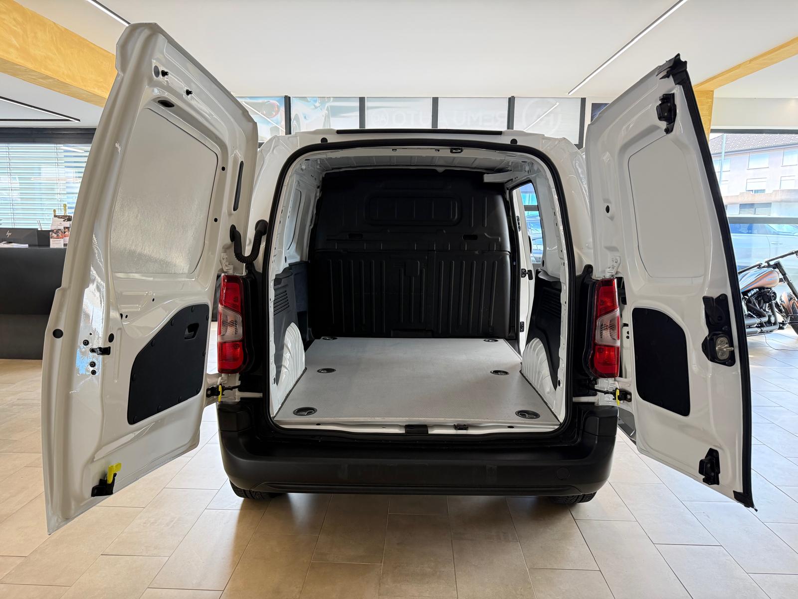 PEUGEOT Partner 1.2 Pure Tech s/s Pro 650kg-image-4