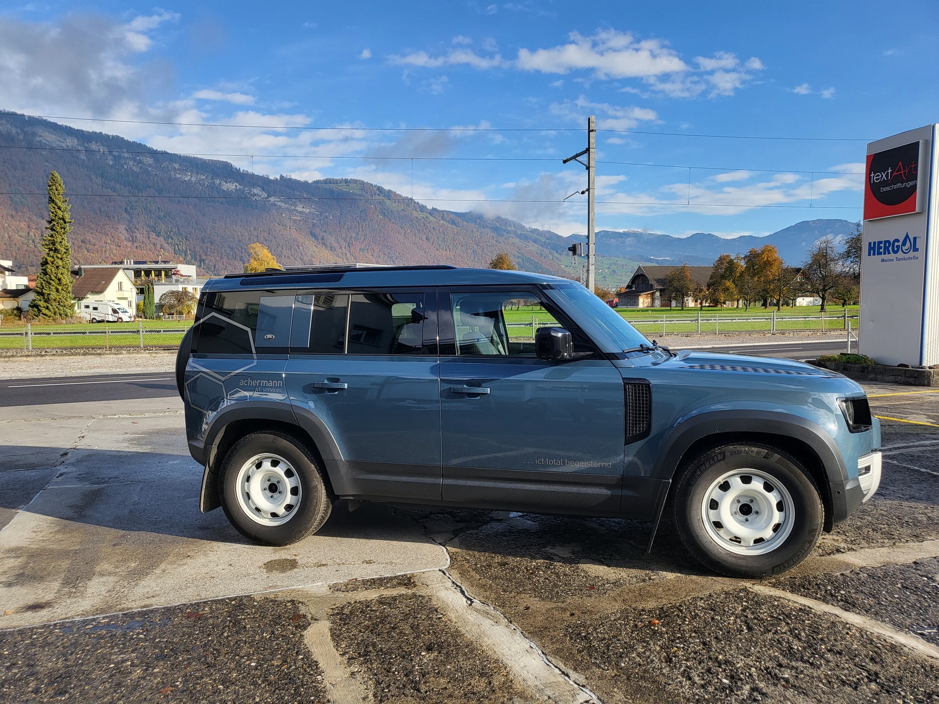 LAND ROVER 2.0 SD4 HSE-image-1