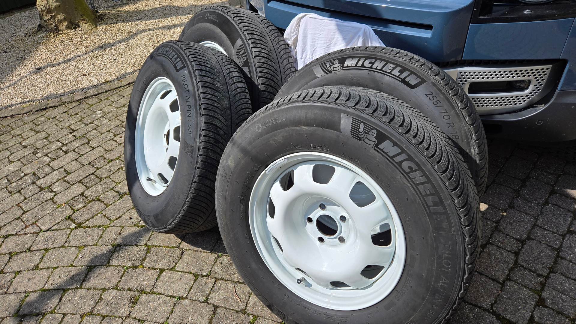 LAND ROVER 2.0 SD4 HSE-image-4