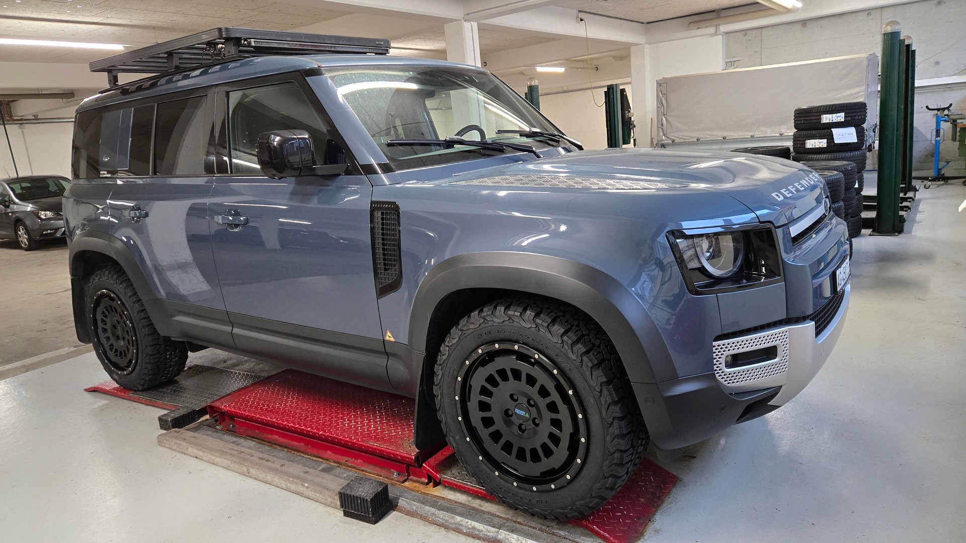 LAND ROVER 2.0 SD4 HSE-image-2