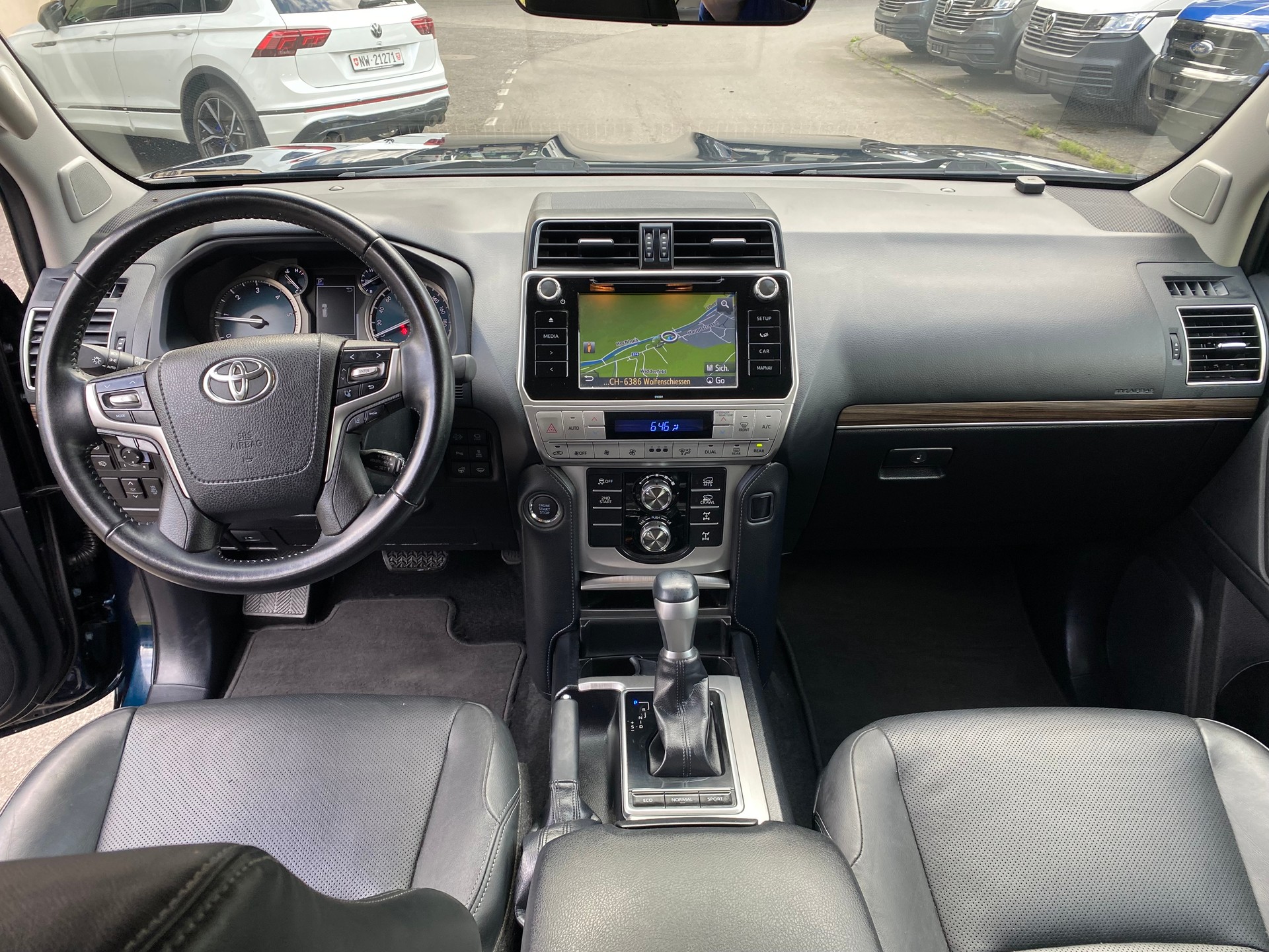 TOYOTA Land Cruiser 2.8TD Style Automatic-image-6