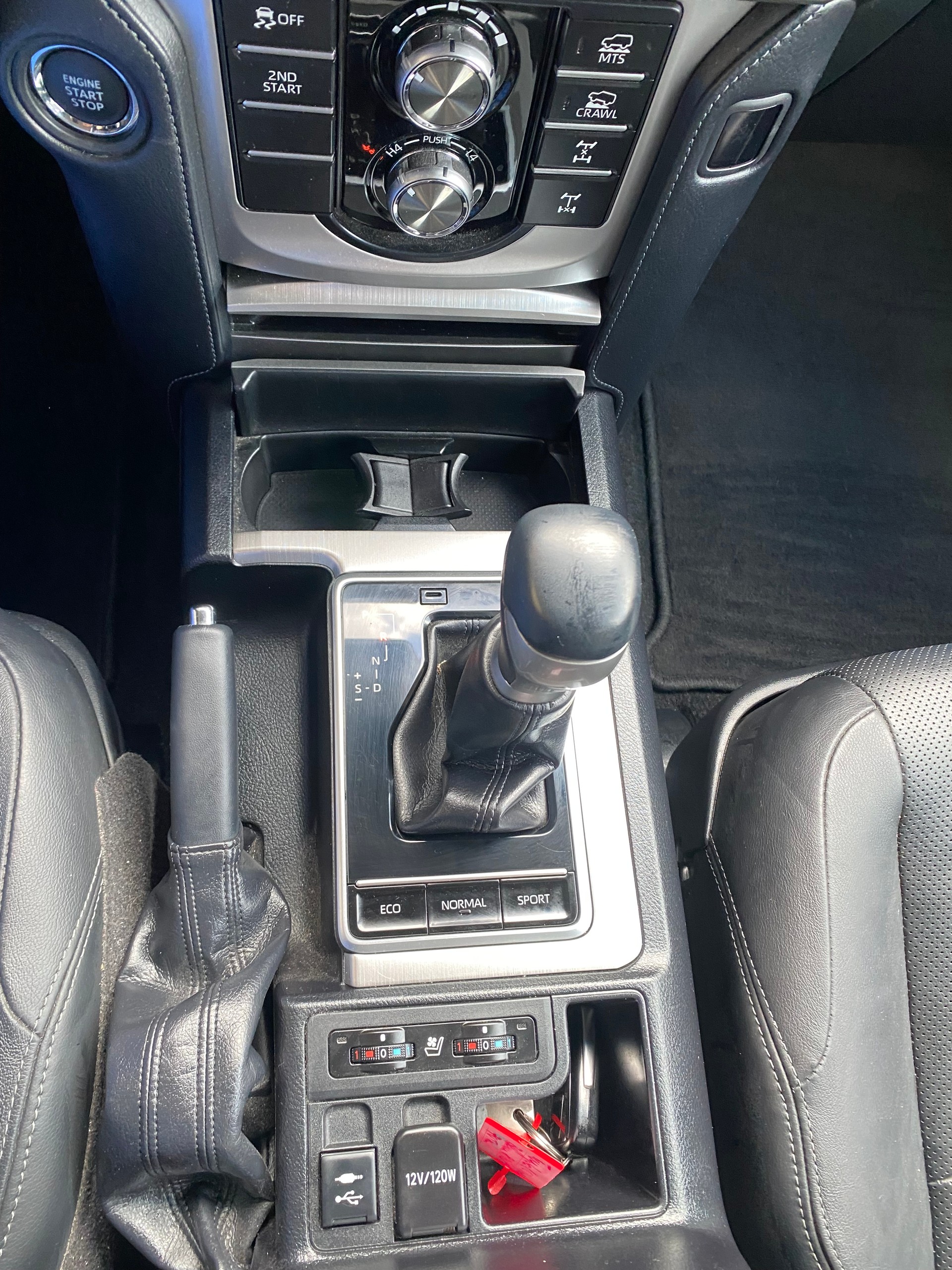 TOYOTA Land Cruiser 2.8TD Style Automatic-image-5