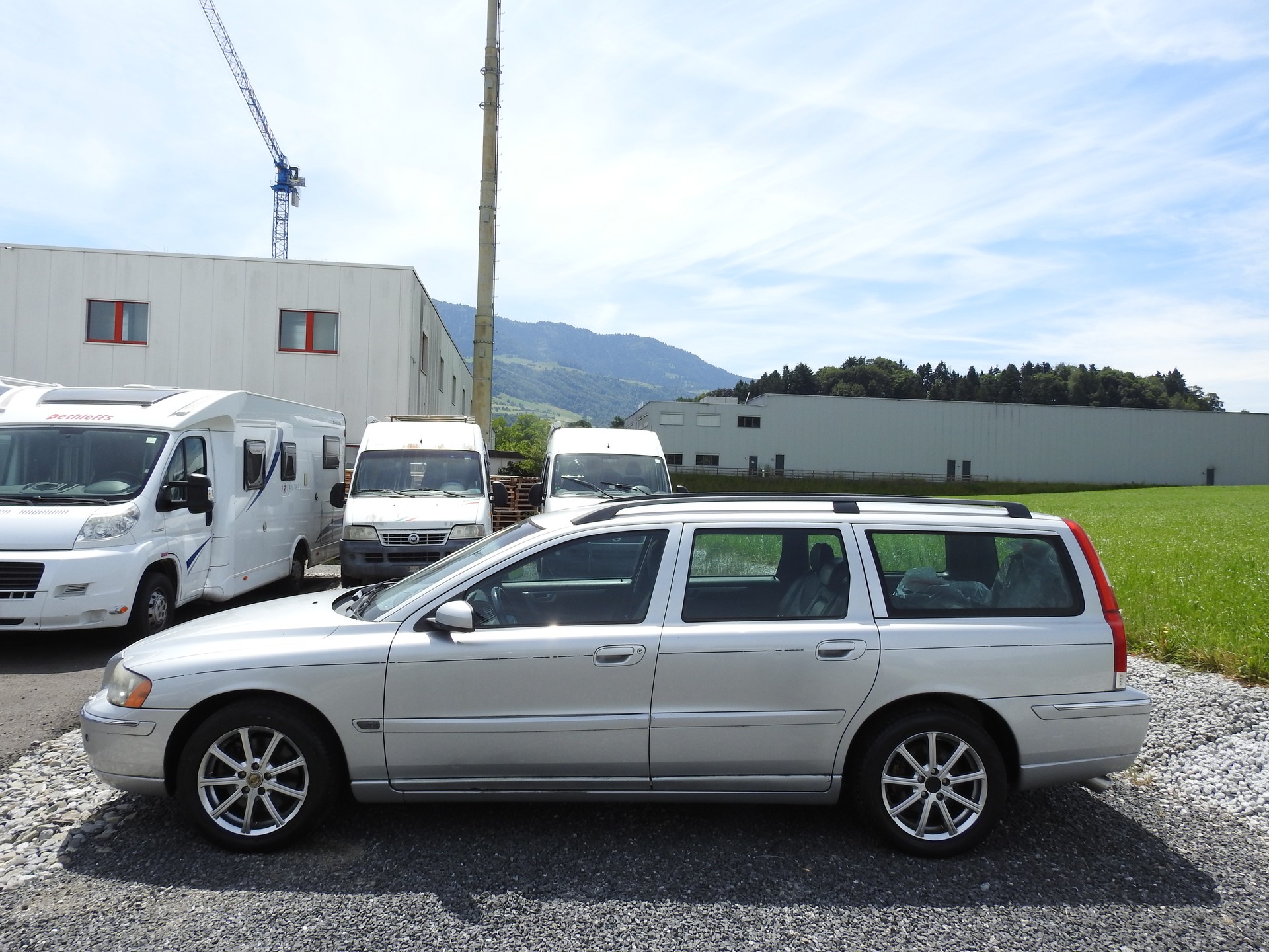 VOLVO V70 2.5T AWD Move-showroom-element-2