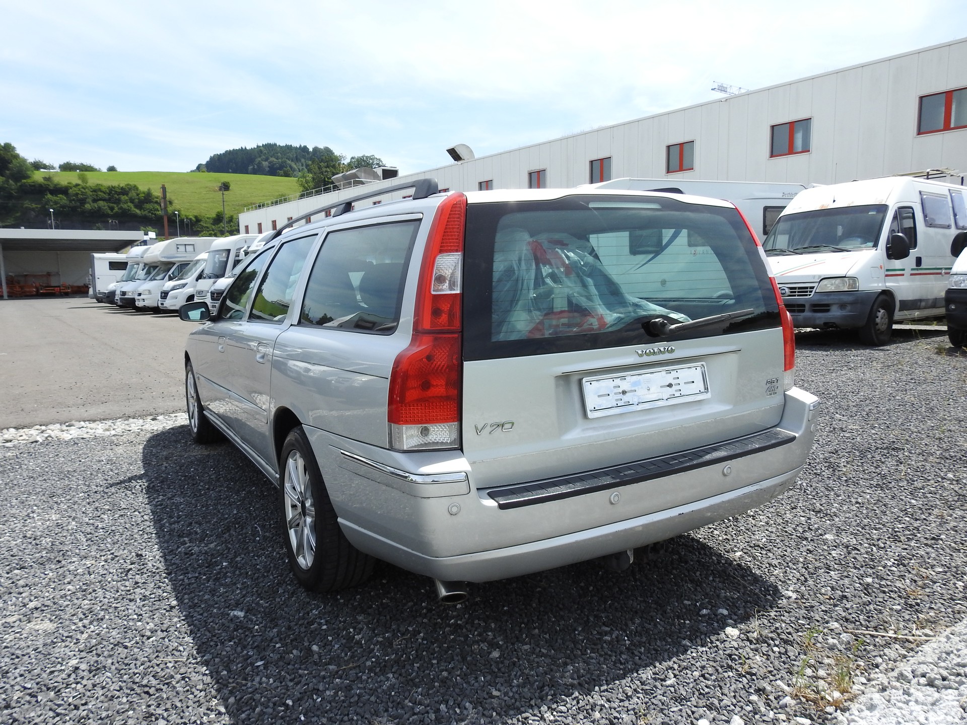 VOLVO V70 2.5T AWD Move-showroom-element-3