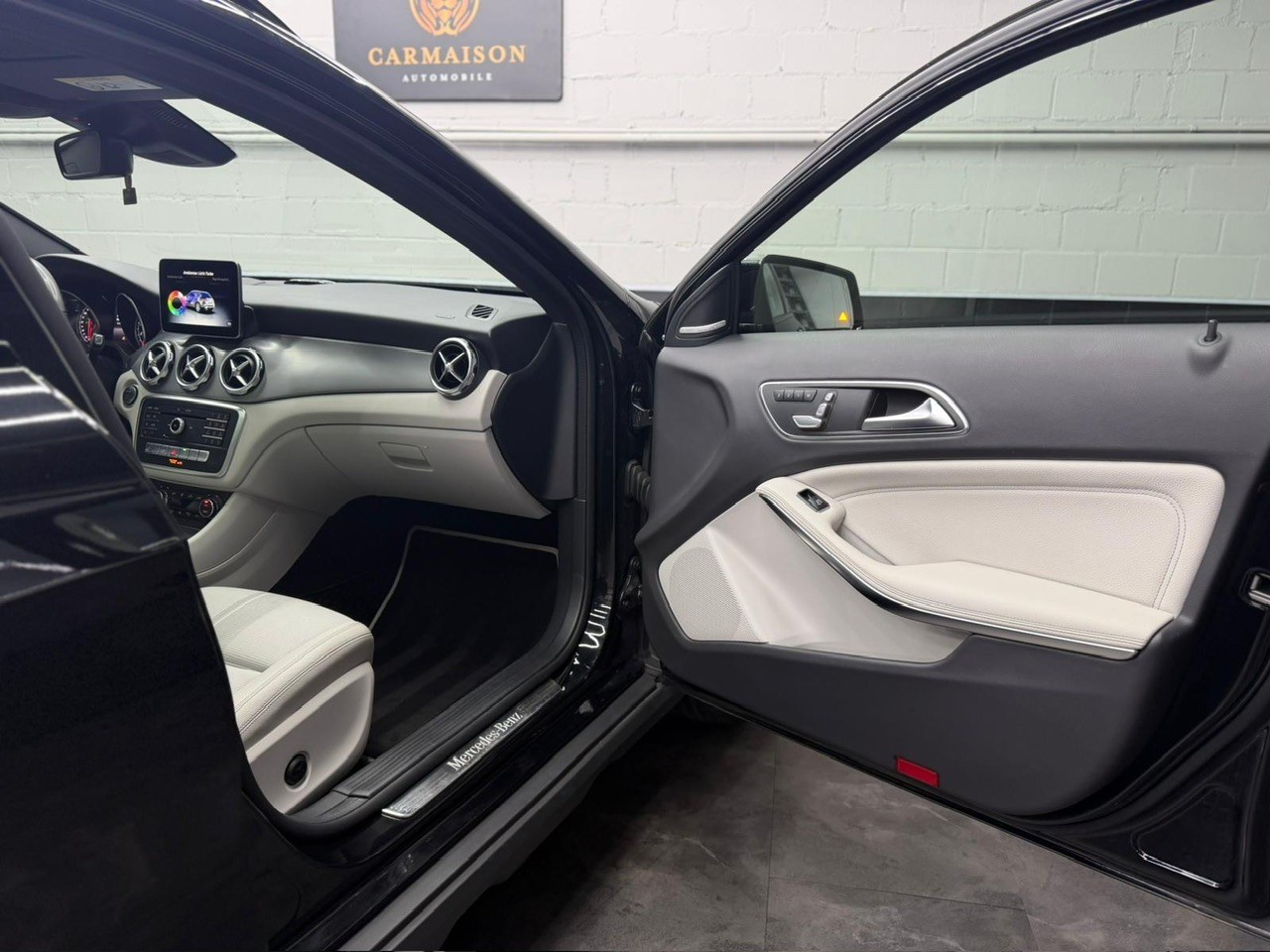 MERCEDES-BENZ GLA 200 7G-DCT | 360° Kamera | ACC Tempomat | Panoramadach | Ambiente | Harman/Kardon-image-24
