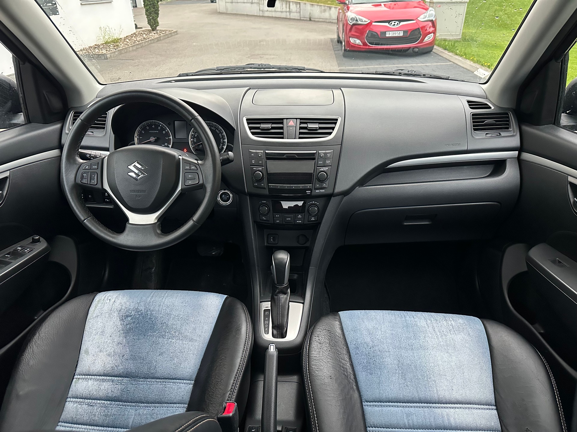 SUZUKI Swift 1.2i 16V GL Automatic-image-1