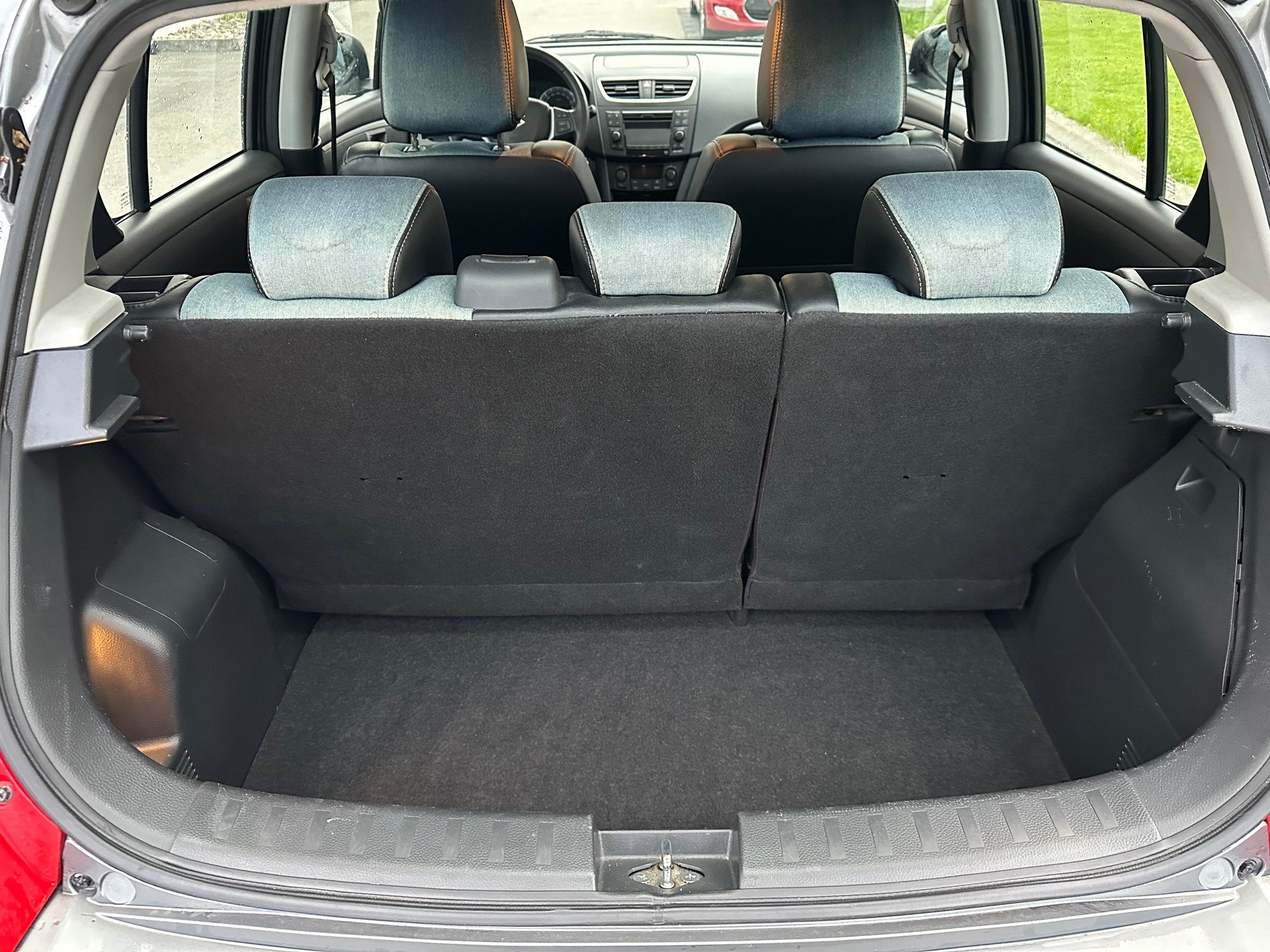 SUZUKI Swift 1.2i 16V GL Automatic-image-9