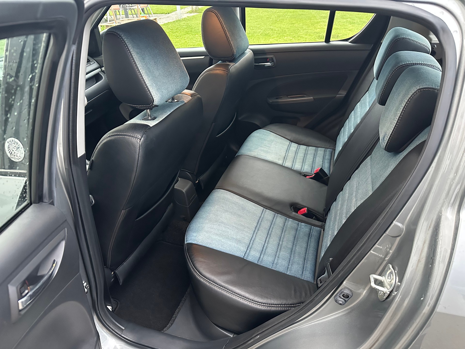 SUZUKI Swift 1.2i 16V GL Automatic-image-3