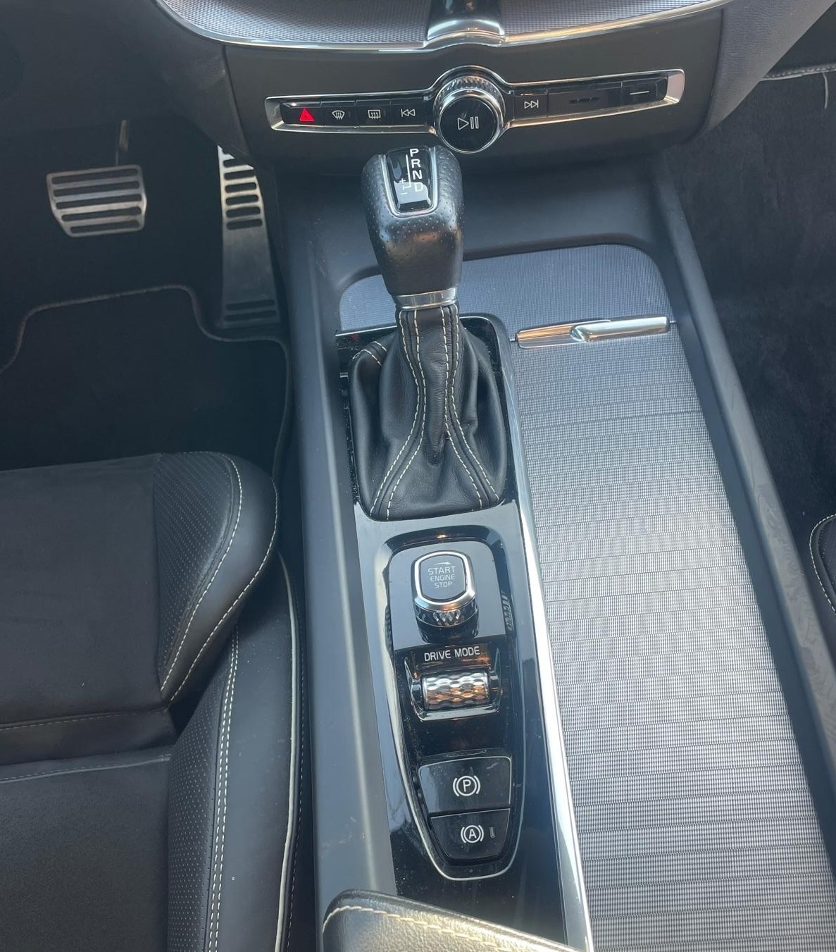 VOLVO 2.0 D4 R-Design AWD-image-4