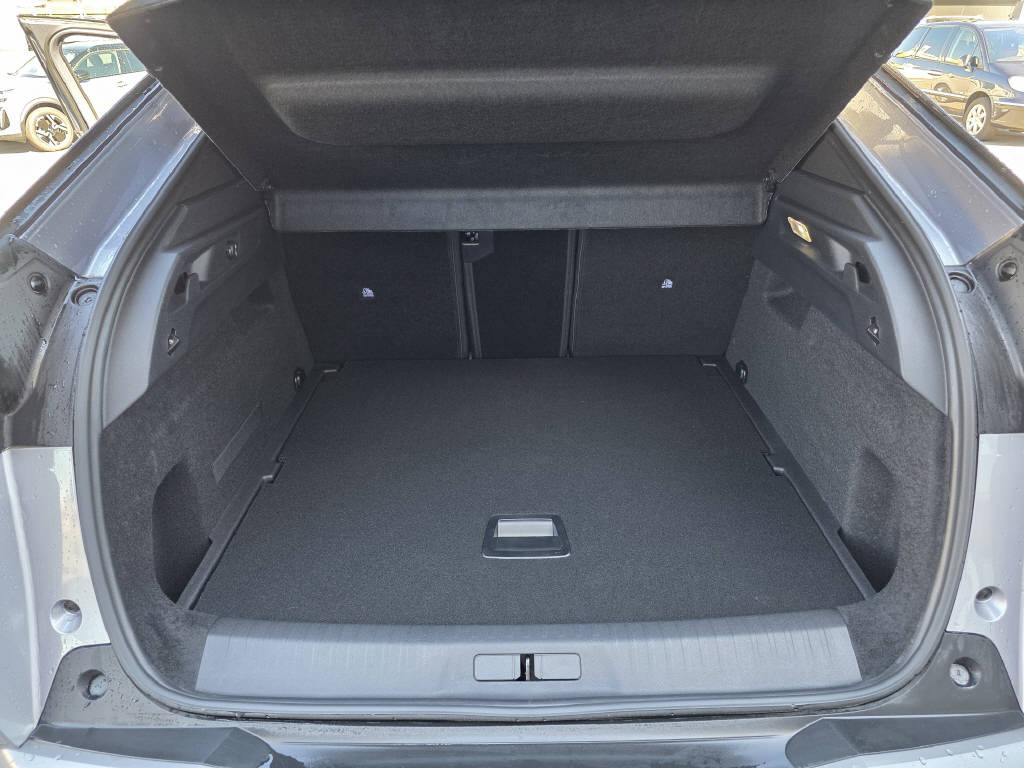 PEUGEOT 3008 1.2 Hybrid Allure-image-7