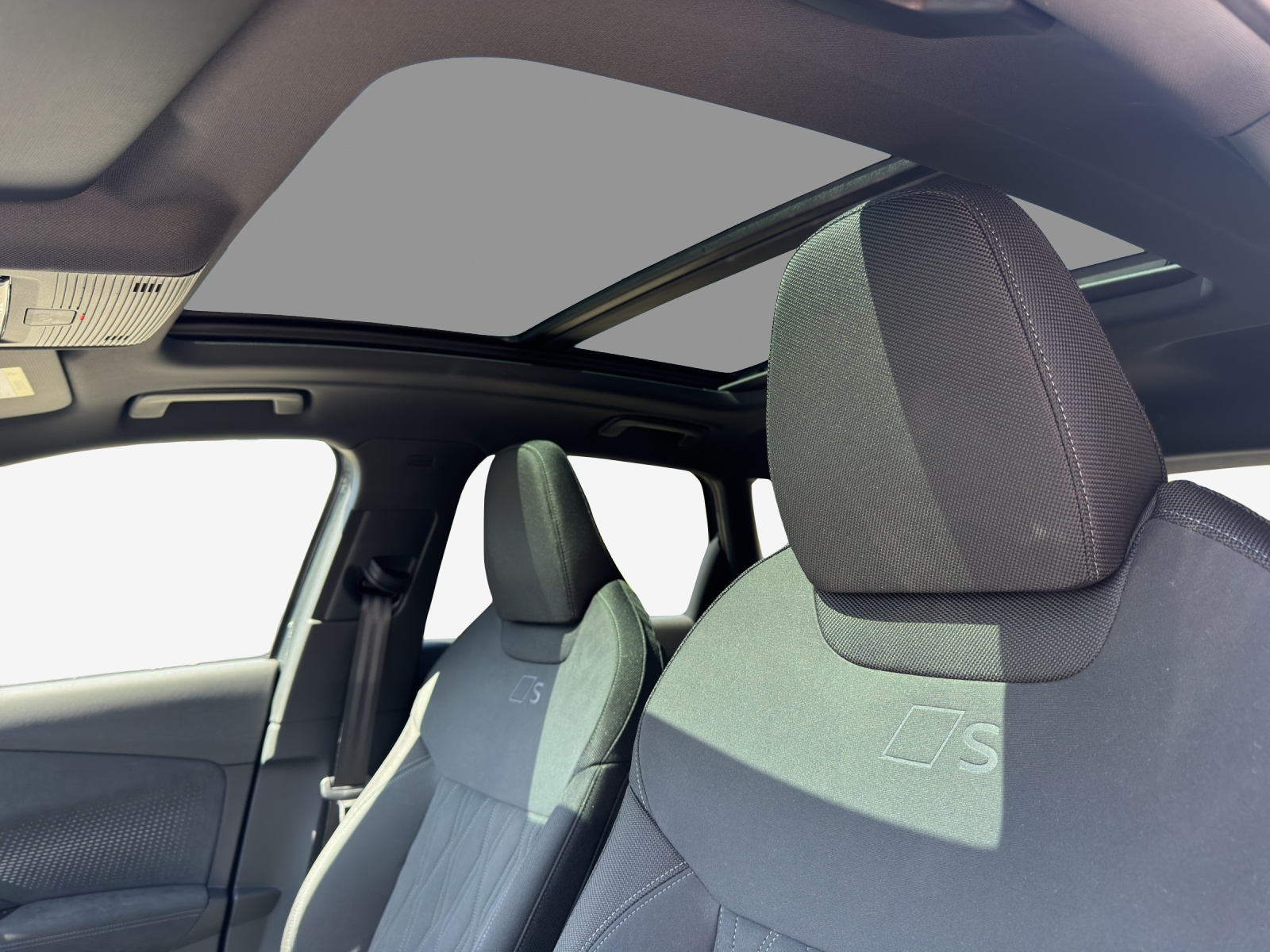 AUDI Q3 SUV e-hybrid 200 kW S tronig-image-15