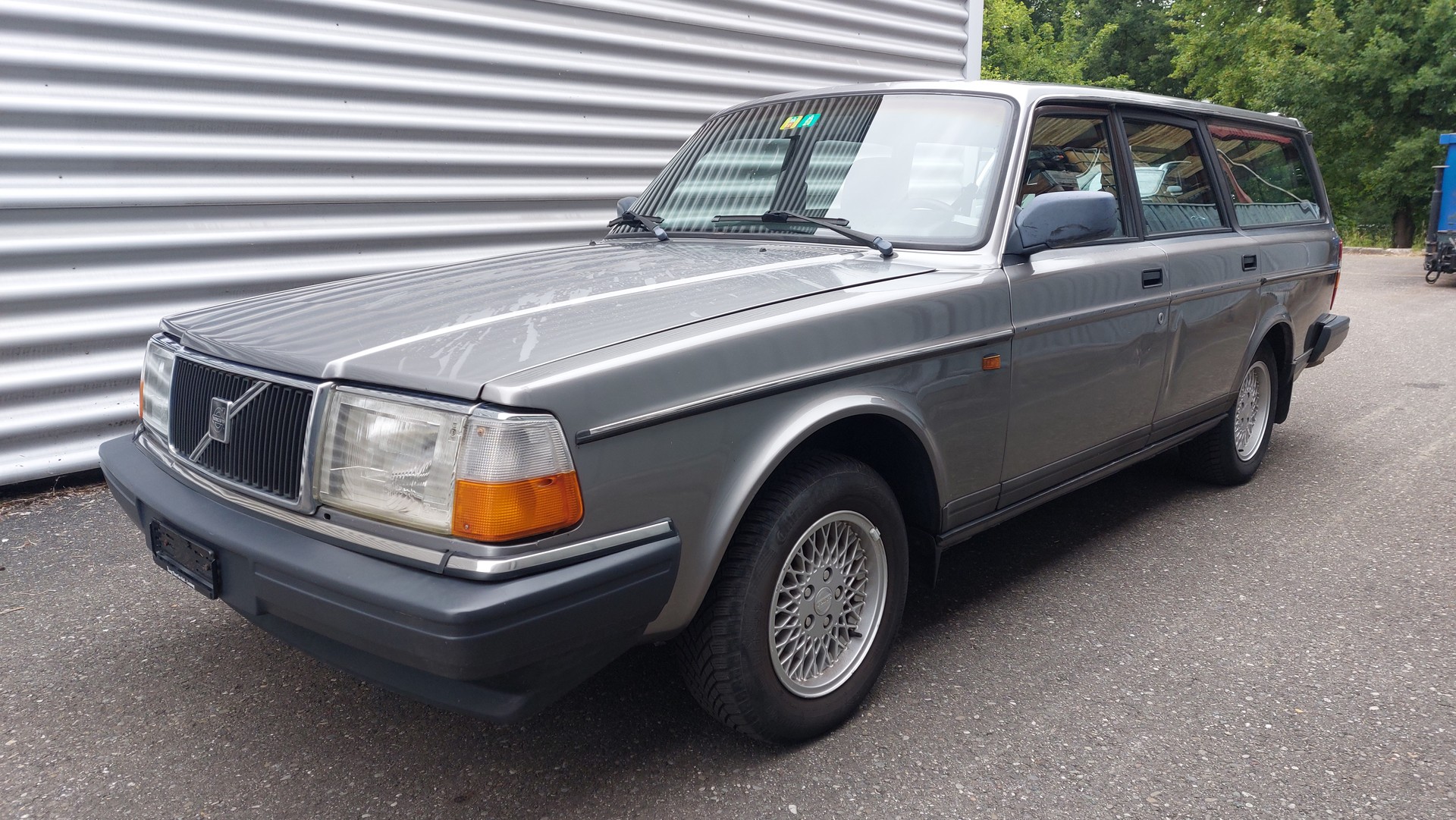 VOLVO 240 2.3 Classic-image-1