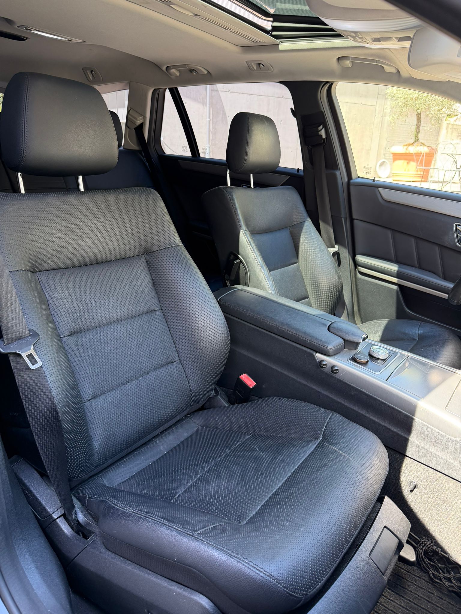 MERCEDES-BENZ E 350 CGI BlueEfficiency Avantgarde 7G-Tronic-image-8