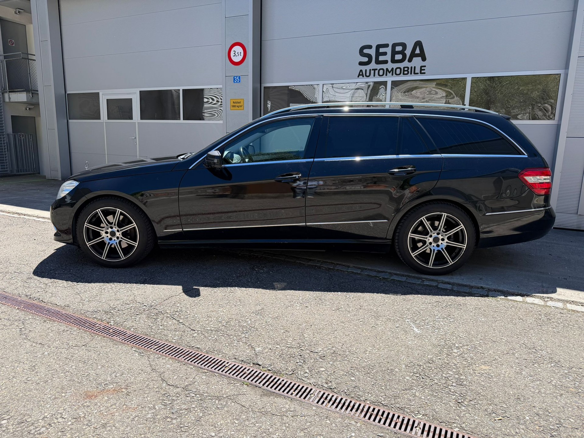 MERCEDES-BENZ E 350 CGI BlueEfficiency Avantgarde 7G-Tronic-image-2