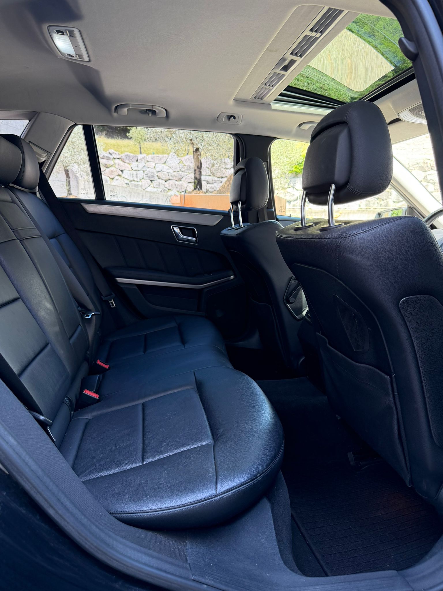 MERCEDES-BENZ E 350 CGI BlueEfficiency Avantgarde 7G-Tronic-image-9