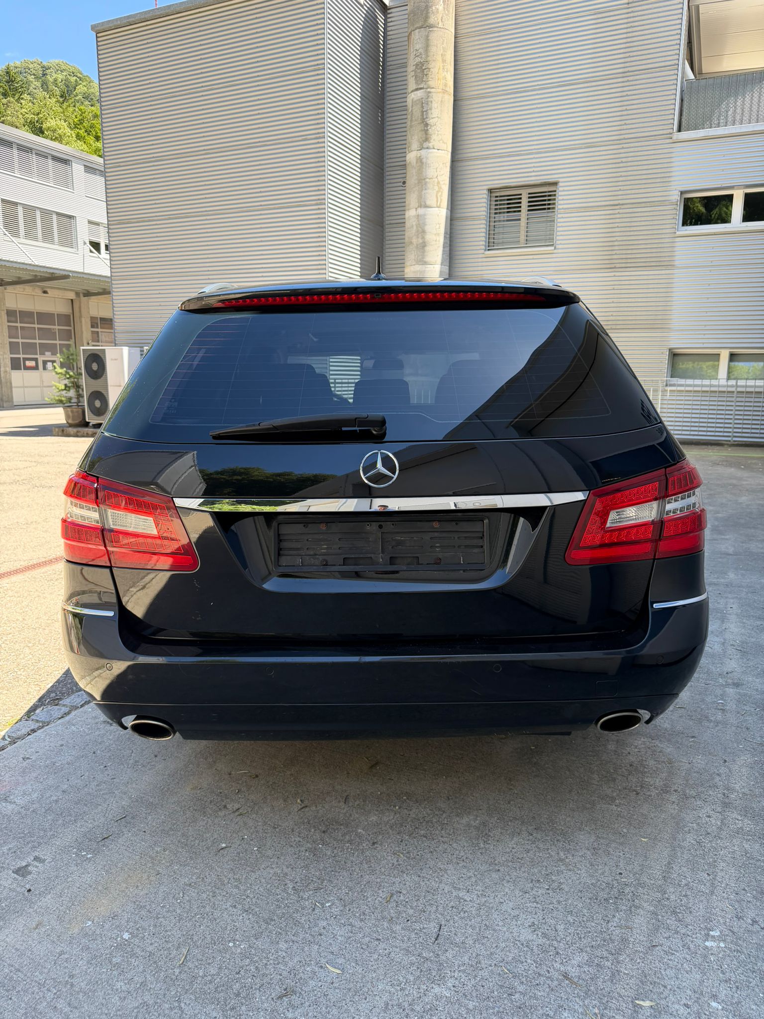 MERCEDES-BENZ E 350 CGI BlueEfficiency Avantgarde 7G-Tronic-image-4