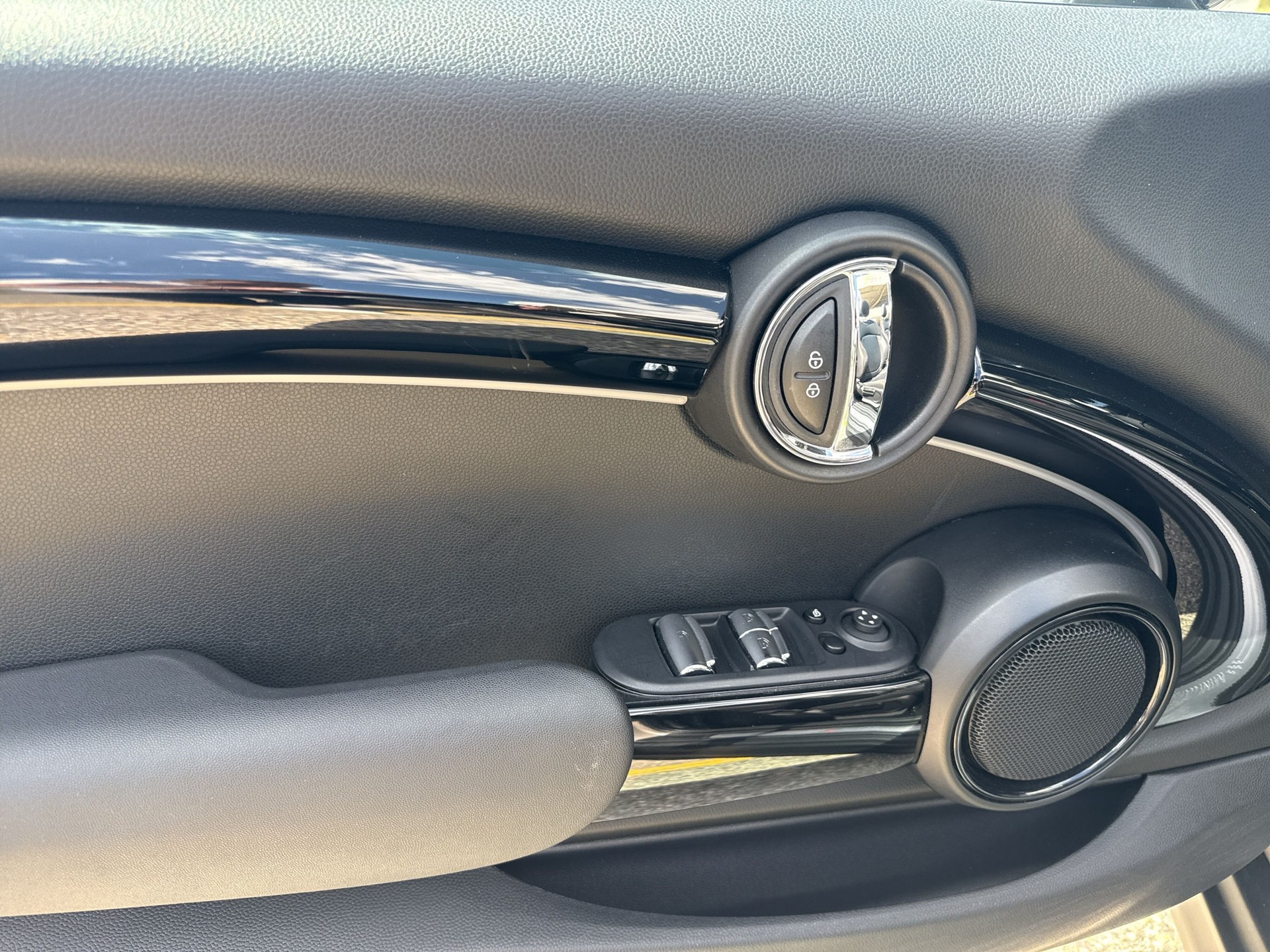 MINI Cooper S Cabriolet DKG-image-15