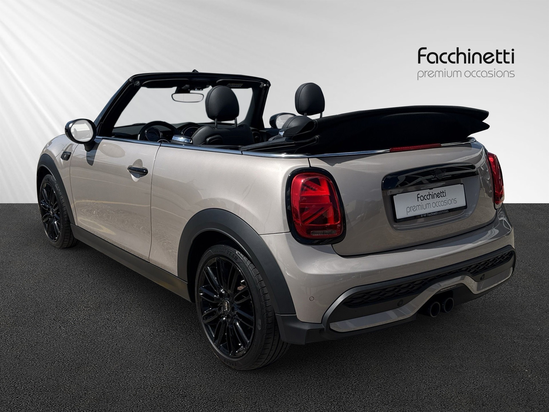 MINI Cooper S Cabriolet DKG-showroom-element-2