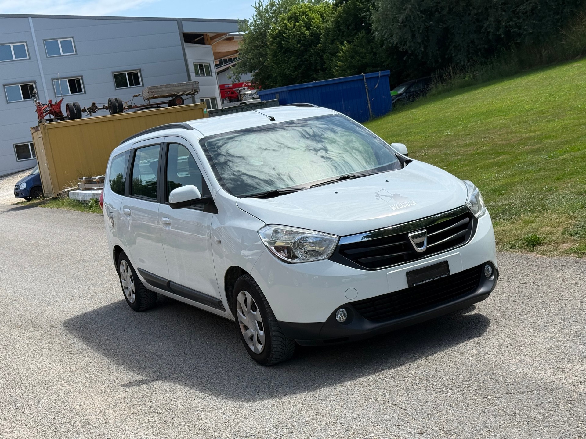 DACIA Lodgy 1.6 Lauréate-image-1