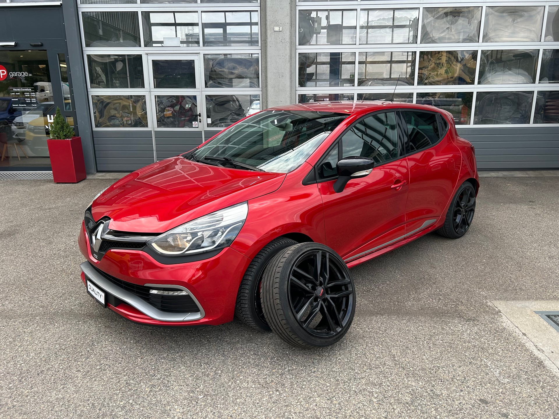 RENAULT Clio 1.6 T RS 200 EDC-image-13