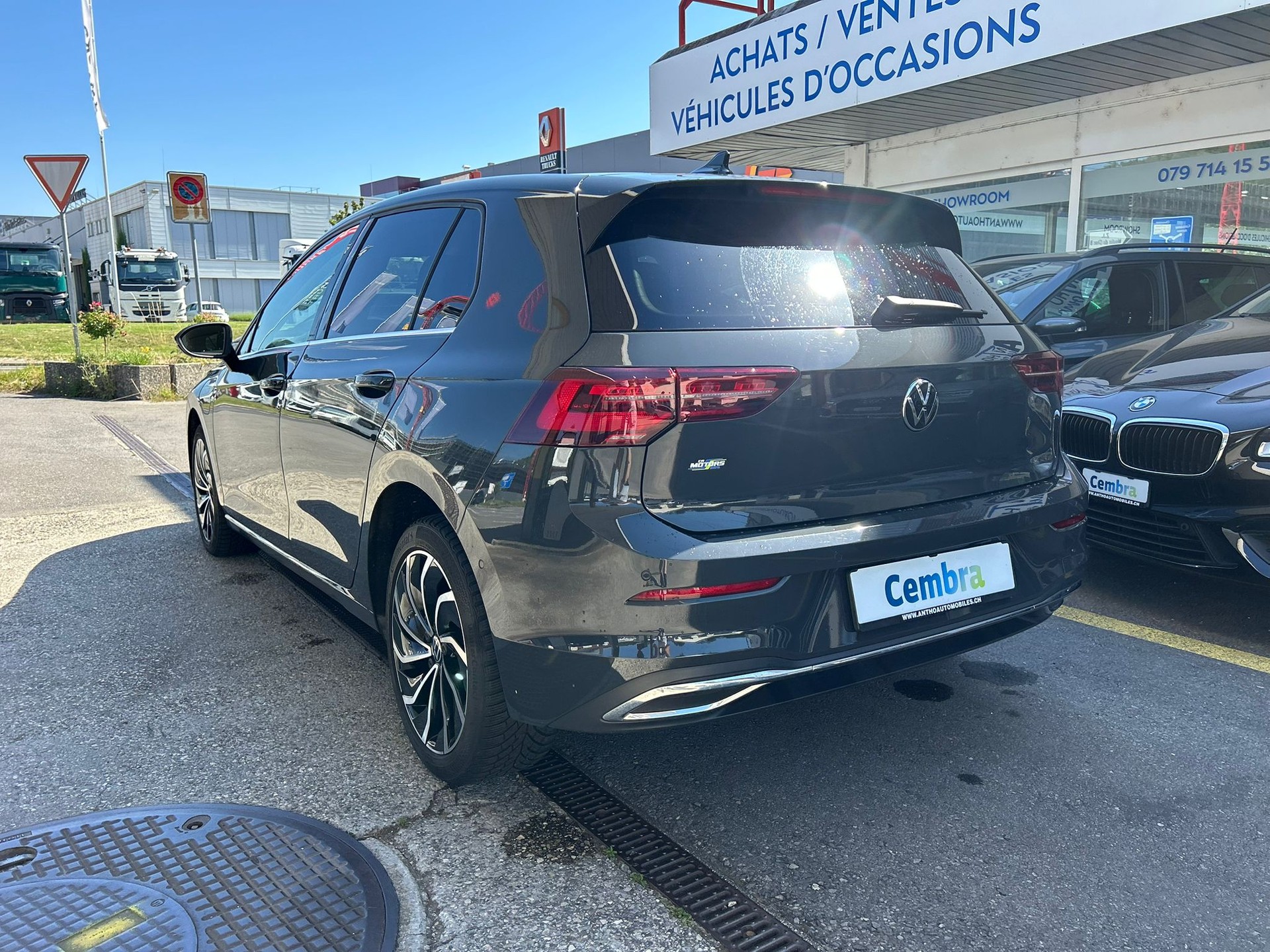 VW Golf 1.4 TSI PHEV Style-image-2