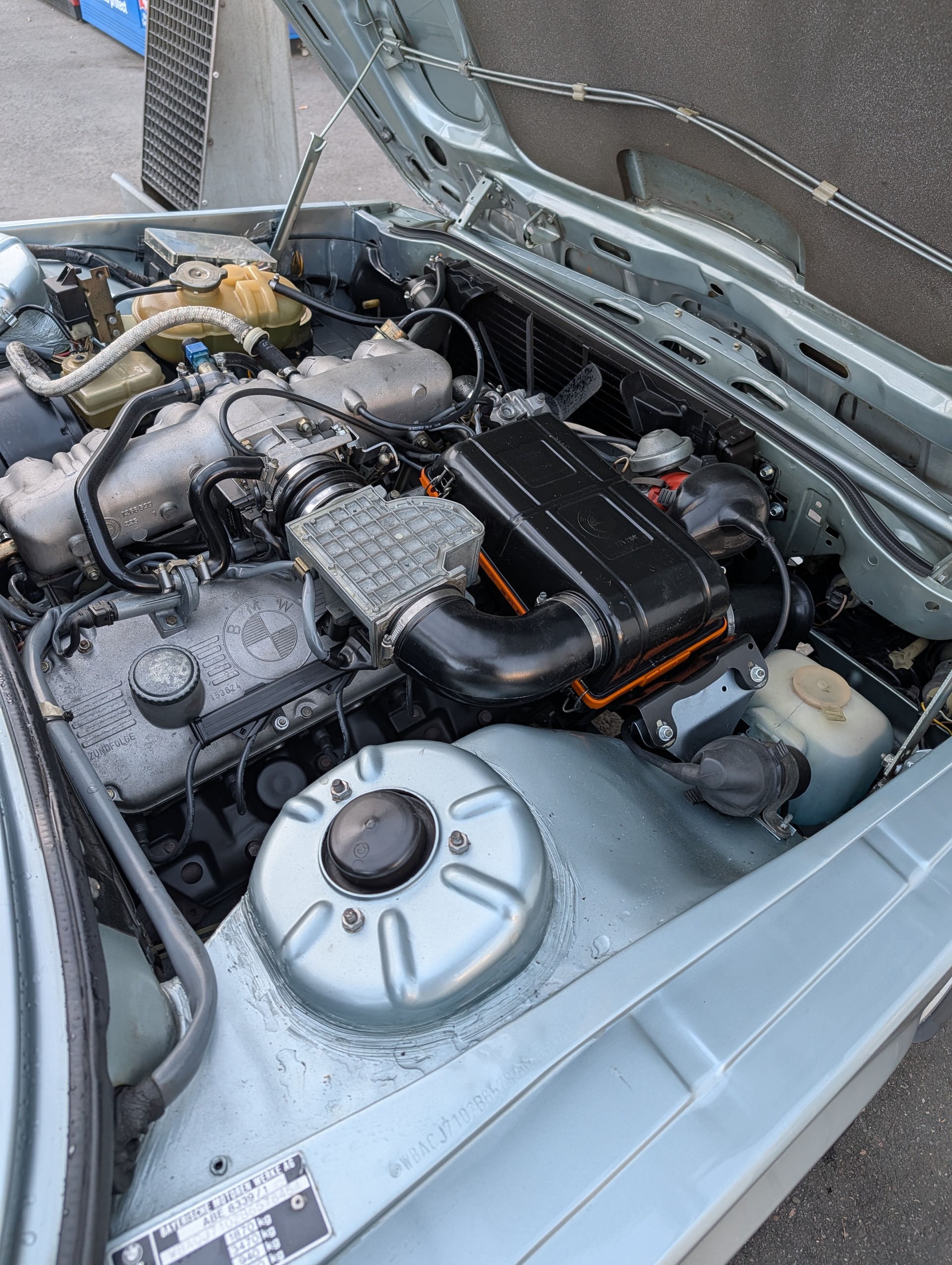 BMW E12 528i Veteran-image-3