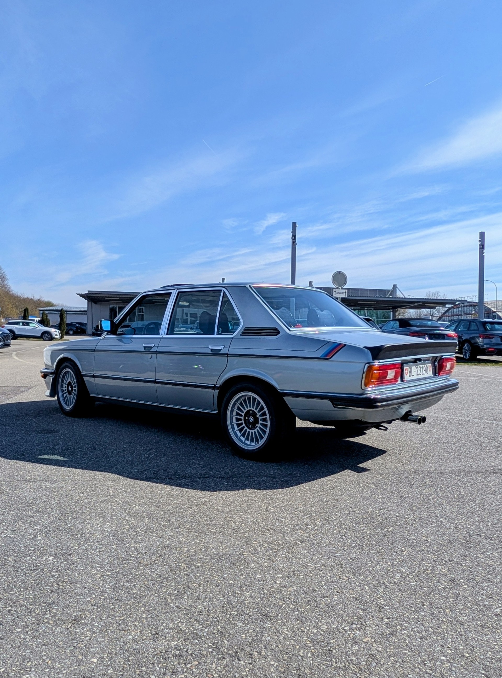 BMW E12 528i Veteran-image-1