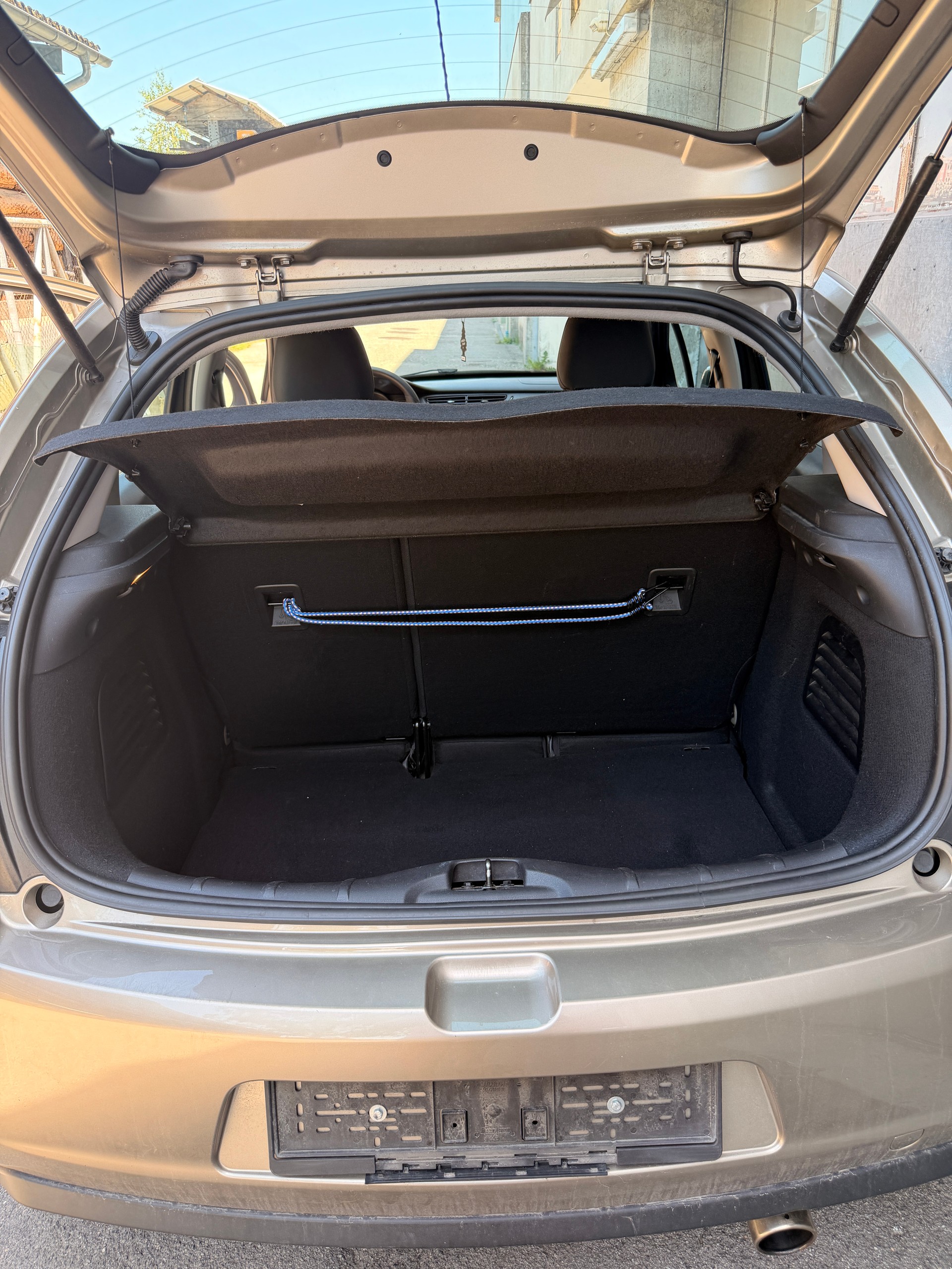 CITROEN C3 1.4i Swiss Style-image-2