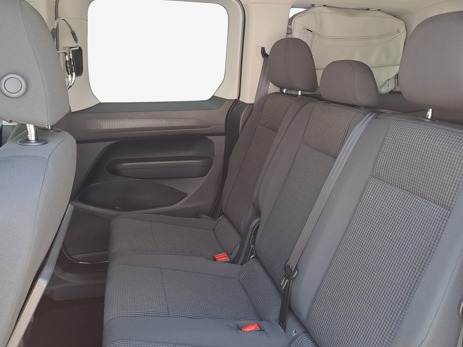 VW Caddy 1.5 TSI California Spirit-image-11