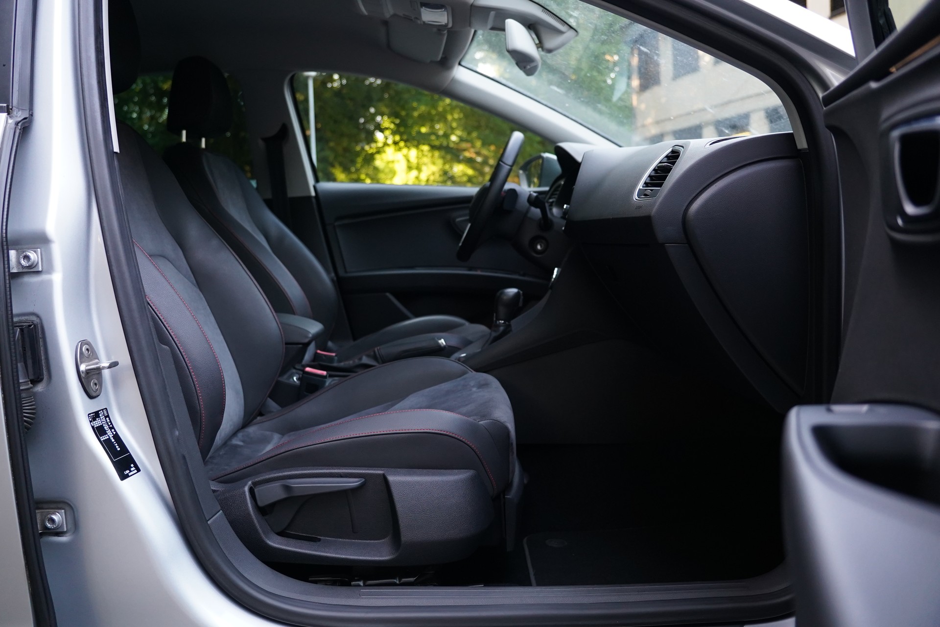 SEAT Leon 1.8 TSI FR DSG-image-18