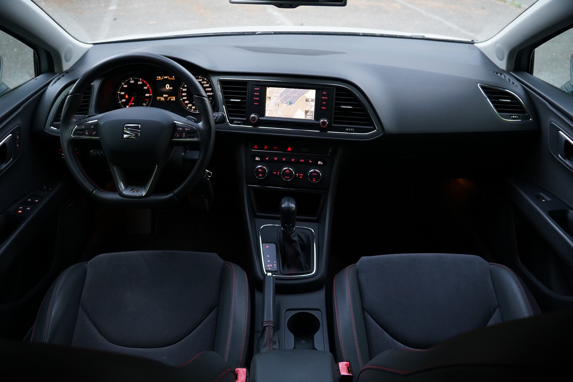 SEAT Leon 1.8 TSI FR DSG-image-15