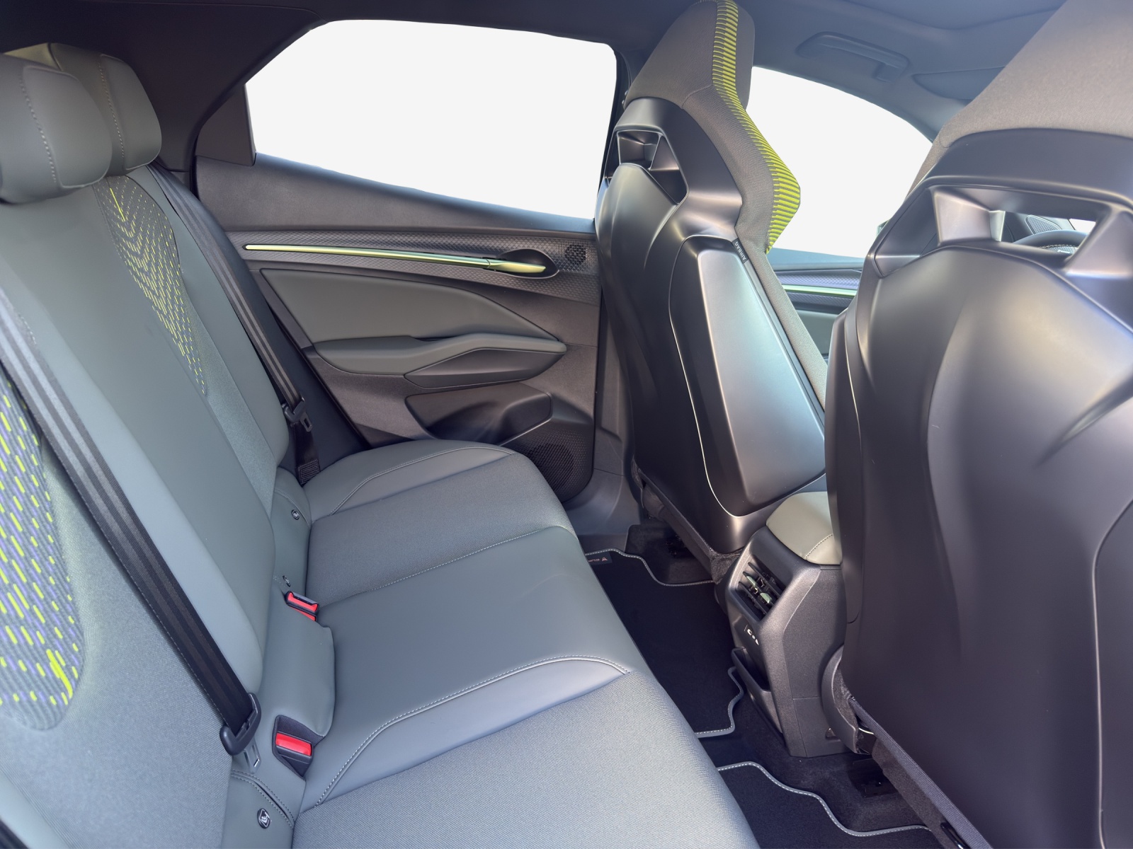 CUPRA Raval 52 kWh VZ Extreme Launch Edition-image-10
