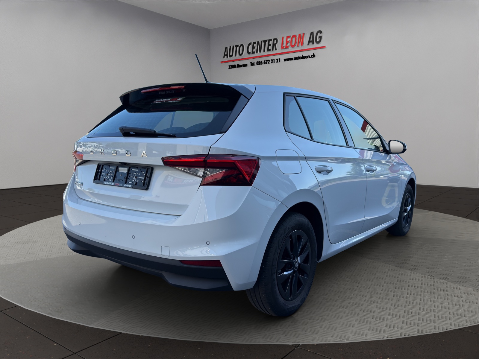 SKODA Fabia 1.0 MPI Young Edition-image-5