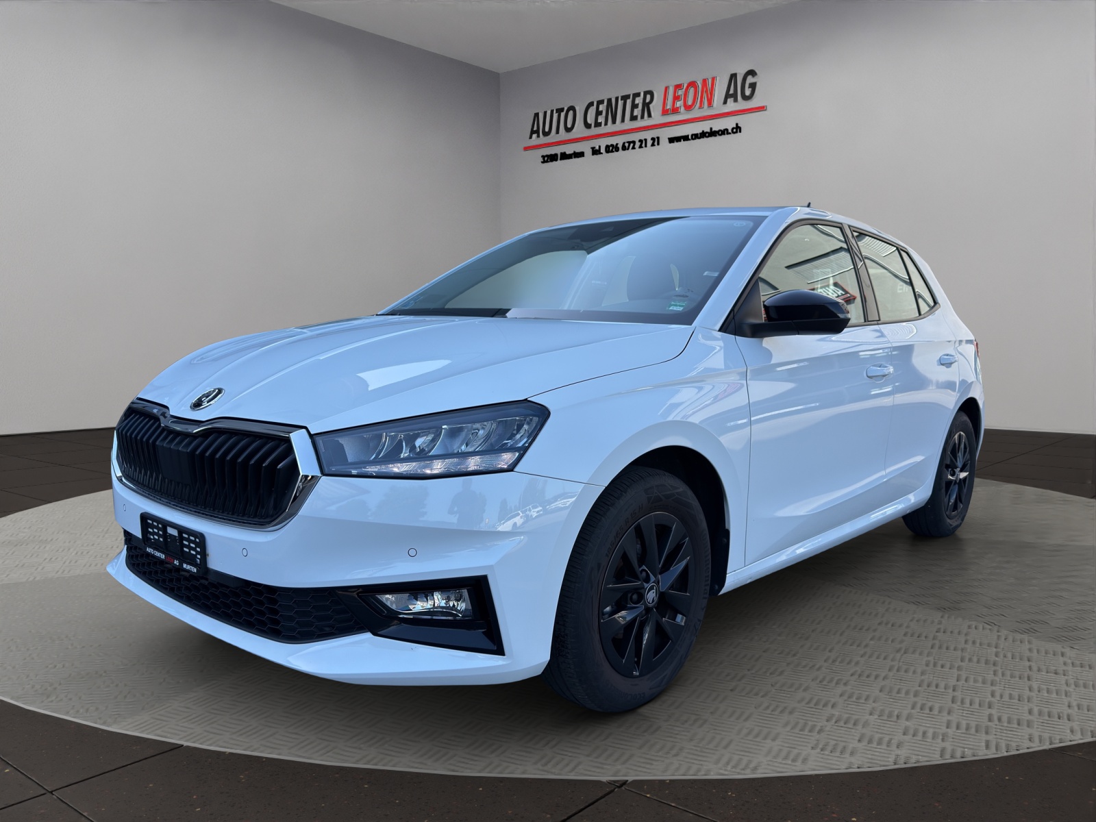 SKODA Fabia 1.0 MPI Young Edition-image-1
