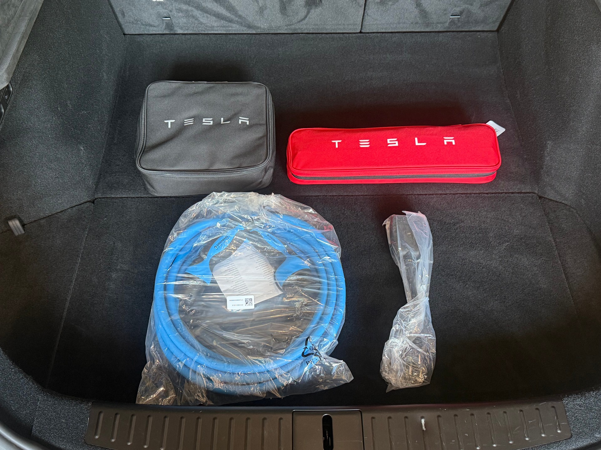 TESLA Model S 100 kWh (Neuwertig!)-image-11