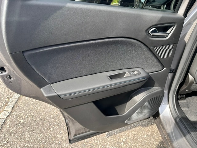 RENAULT Captur 1.8 E-Tech 160 Esprit Alpine DHT-image-9