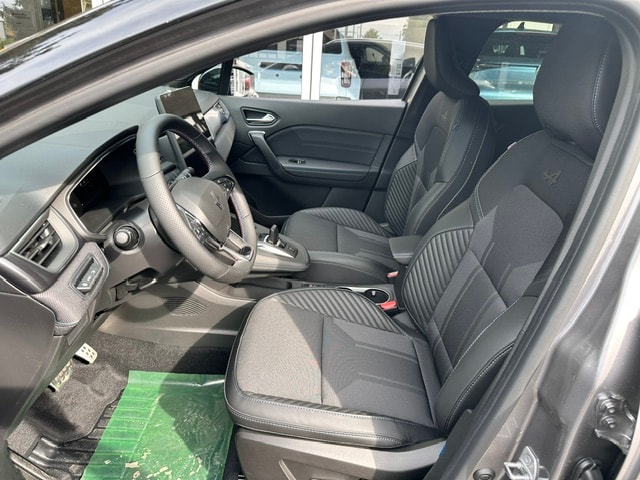 RENAULT Captur 1.8 E-Tech 160 Esprit Alpine DHT-image-11