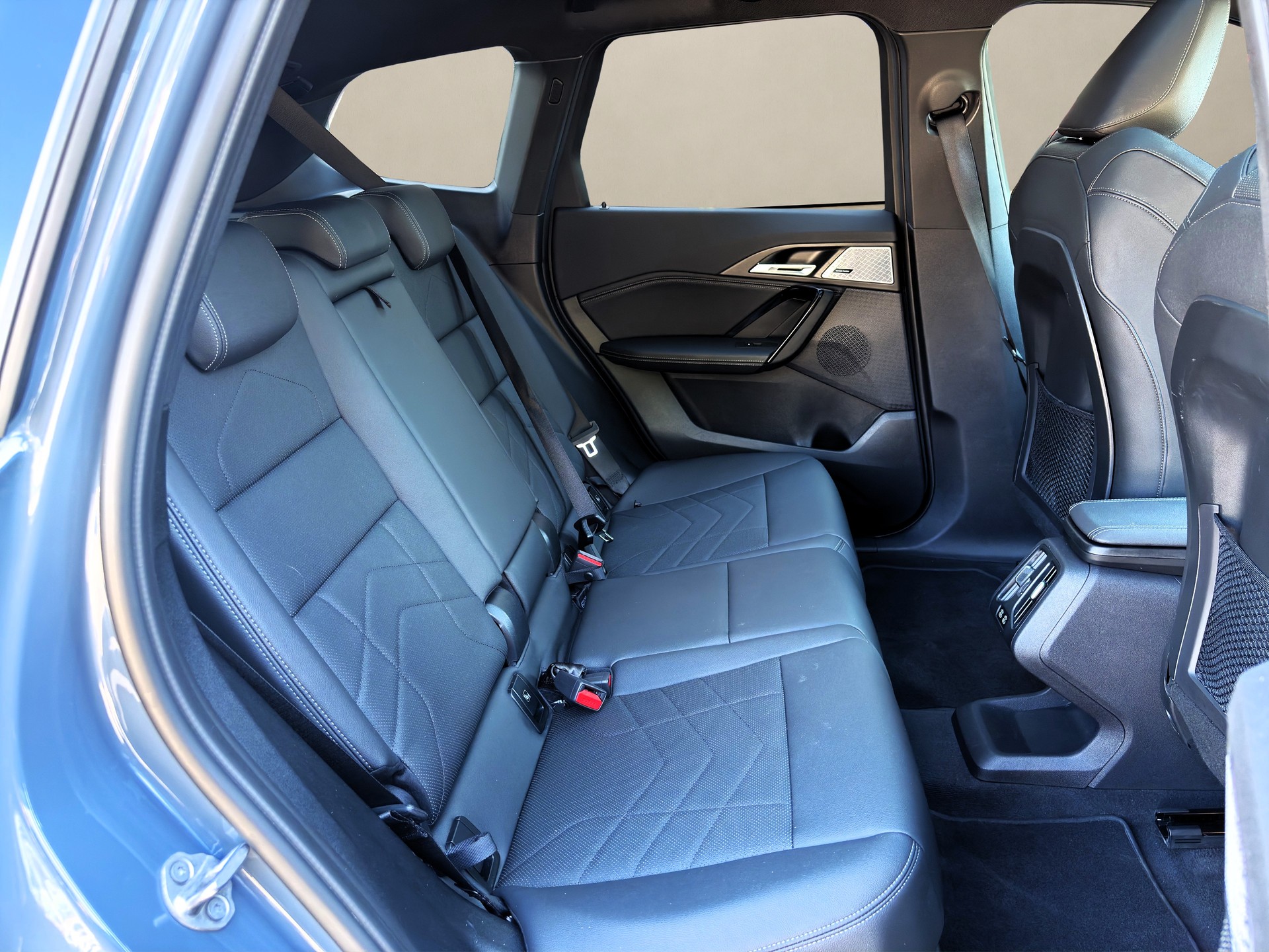 BMW X1 xDrive 25e ✅FACELIFT CH-Fahrzeug & 8-fach bereift auf ALU✅-image-13