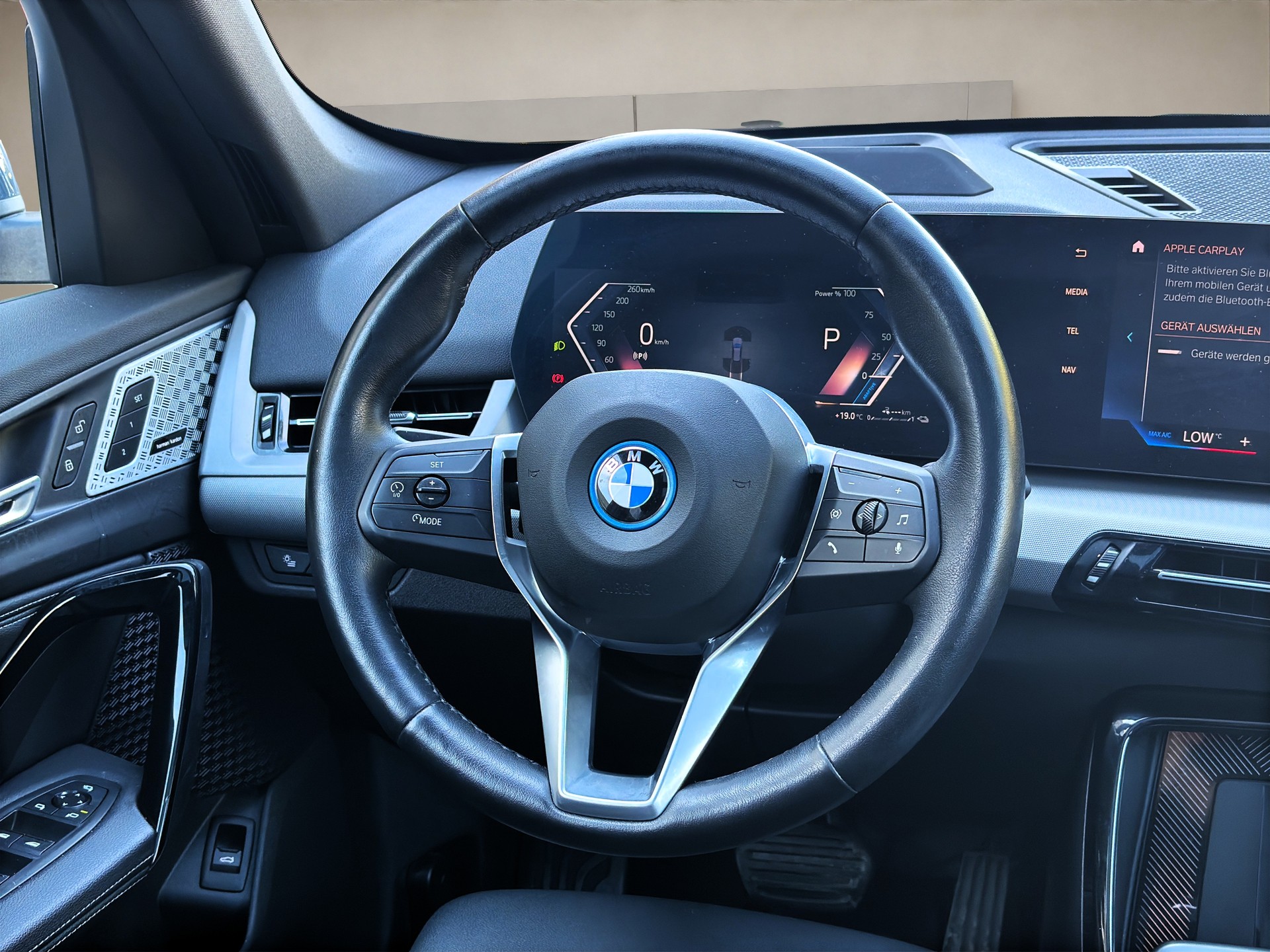 BMW X1 xDrive 25e ✅FACELIFT CH-Fahrzeug & 8-fach bereift auf ALU✅-image-12