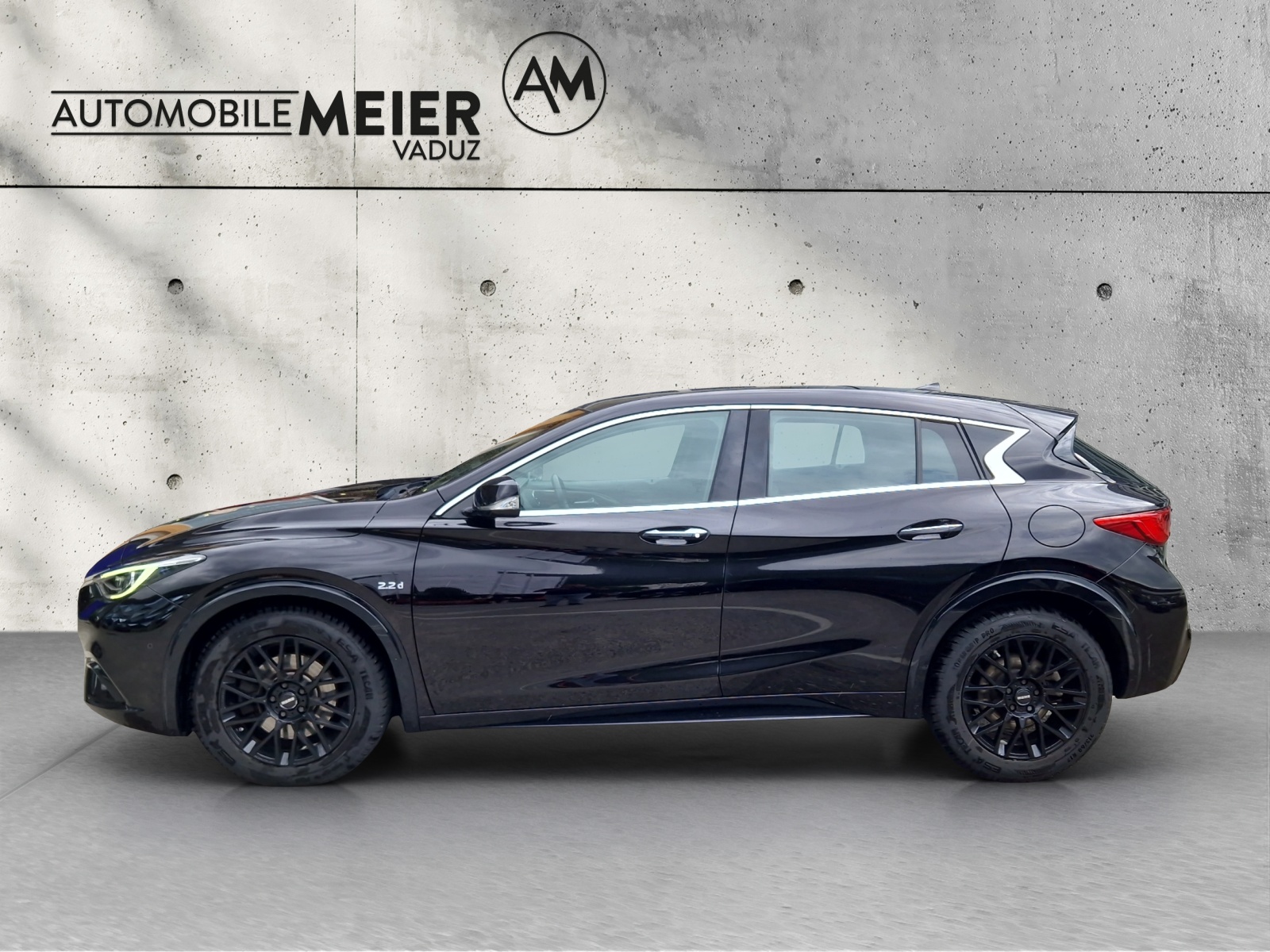 INFINITI Q30 2.2d Premium DCT AWD-image-3