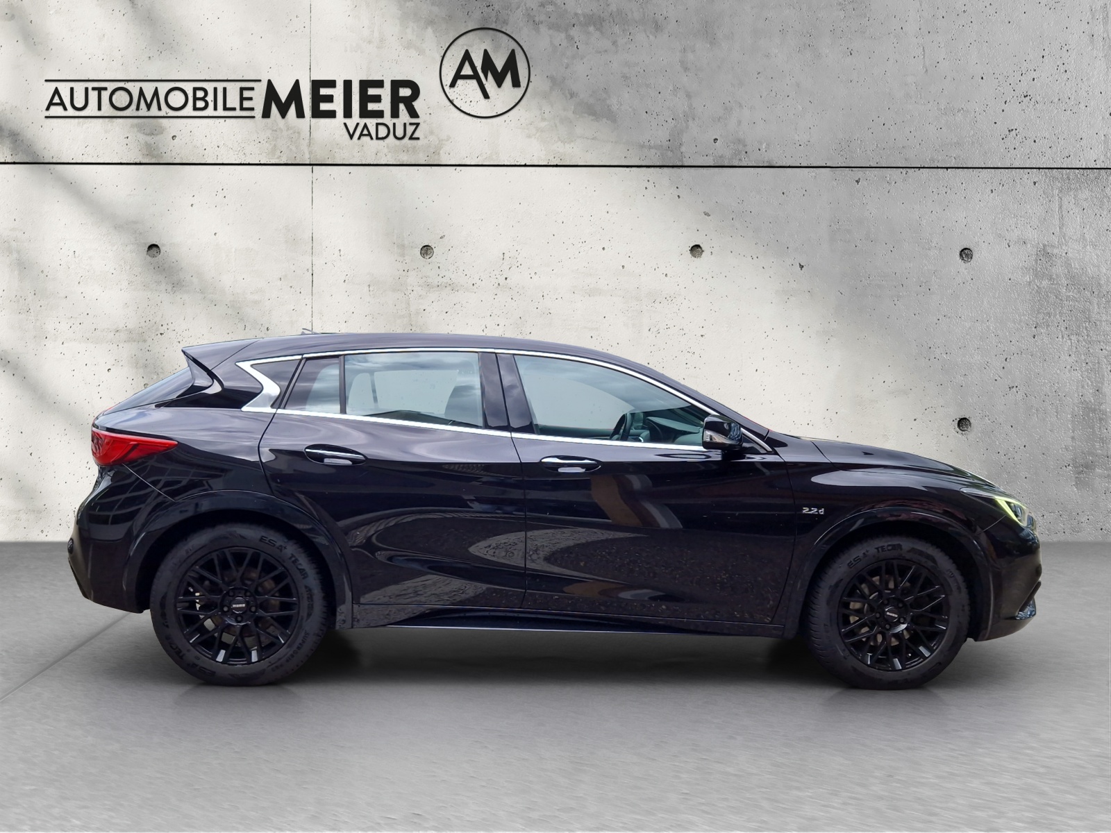INFINITI Q30 2.2d Premium DCT AWD-image-12