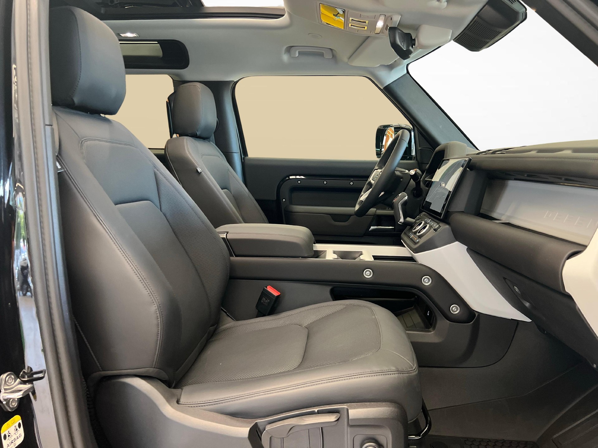 LAND ROVER Defender 90 3.0 D I6 250 S-image-9