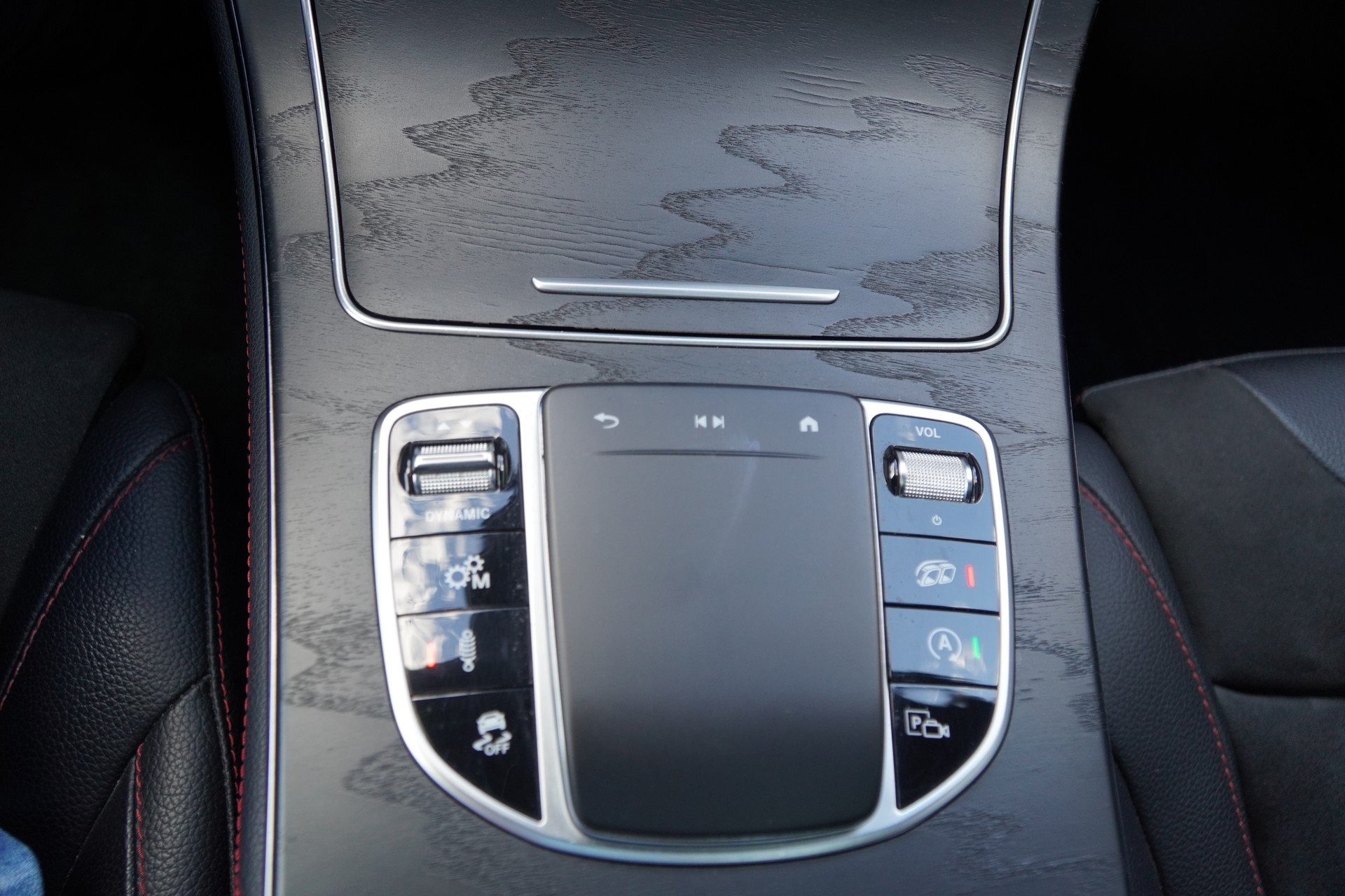 MERCEDES-BENZ GLC 43 AMG 4Matic 9G-Tronic-image-23