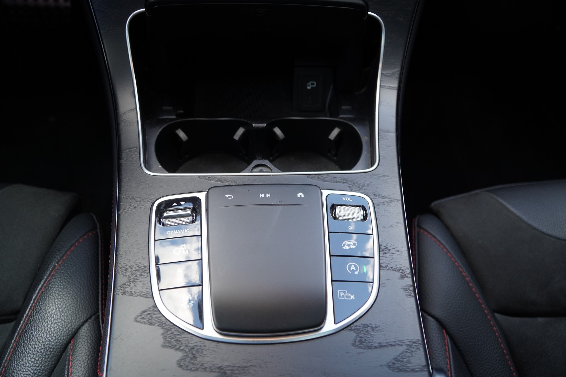 MERCEDES-BENZ GLC 43 AMG 4Matic 9G-Tronic-image-22
