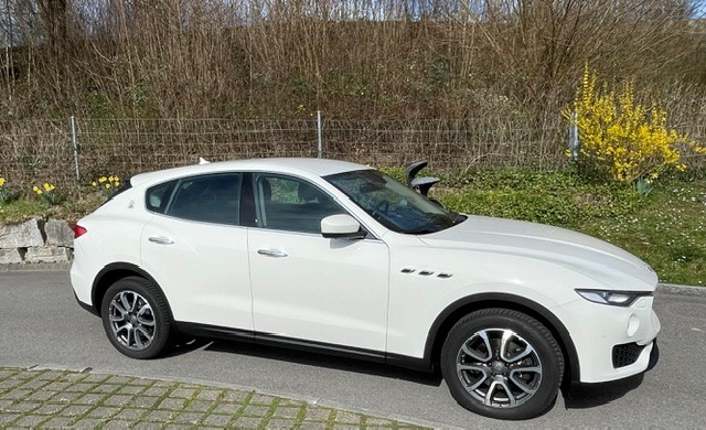 MASERATI 3.0 V6 D Essence-image-1