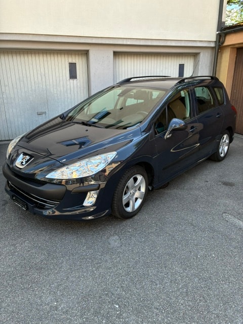 PEUGEOT 1.6 HDI 112 Trendy Clim EGS-image-1