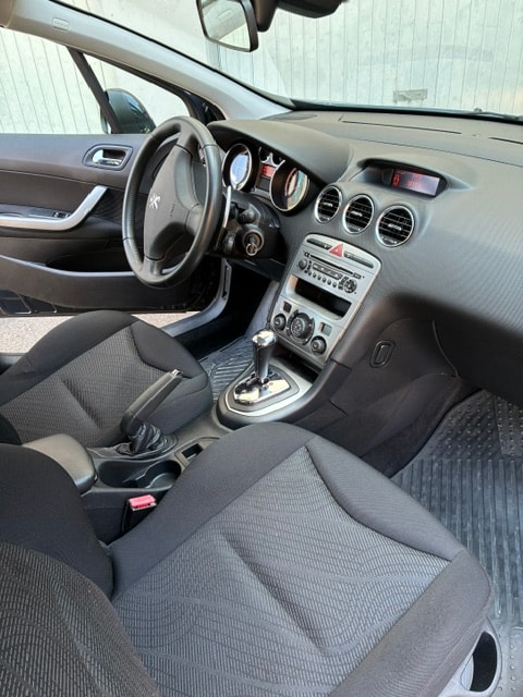 PEUGEOT 1.6 HDI 112 Trendy Clim EGS-image-4