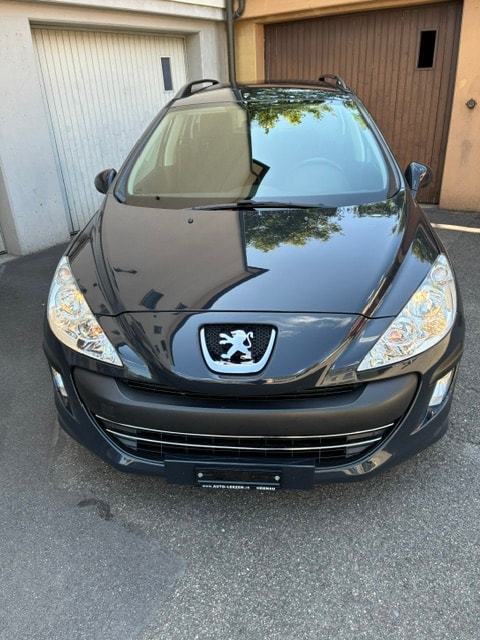 PEUGEOT 1.6 HDI 112 Trendy Clim EGS-image-0