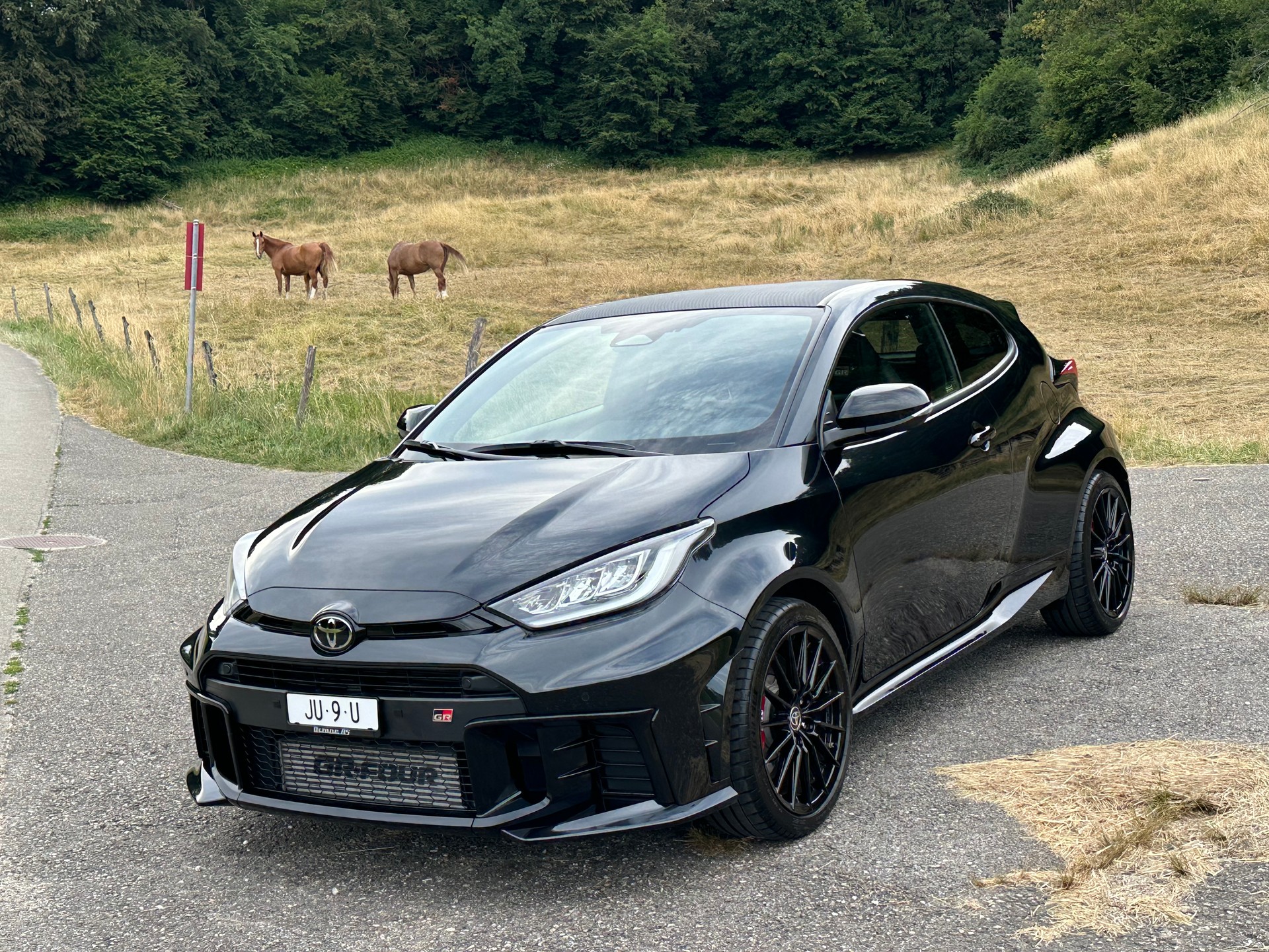 TOYOTA Yaris 1.6 GR Sport-image-3