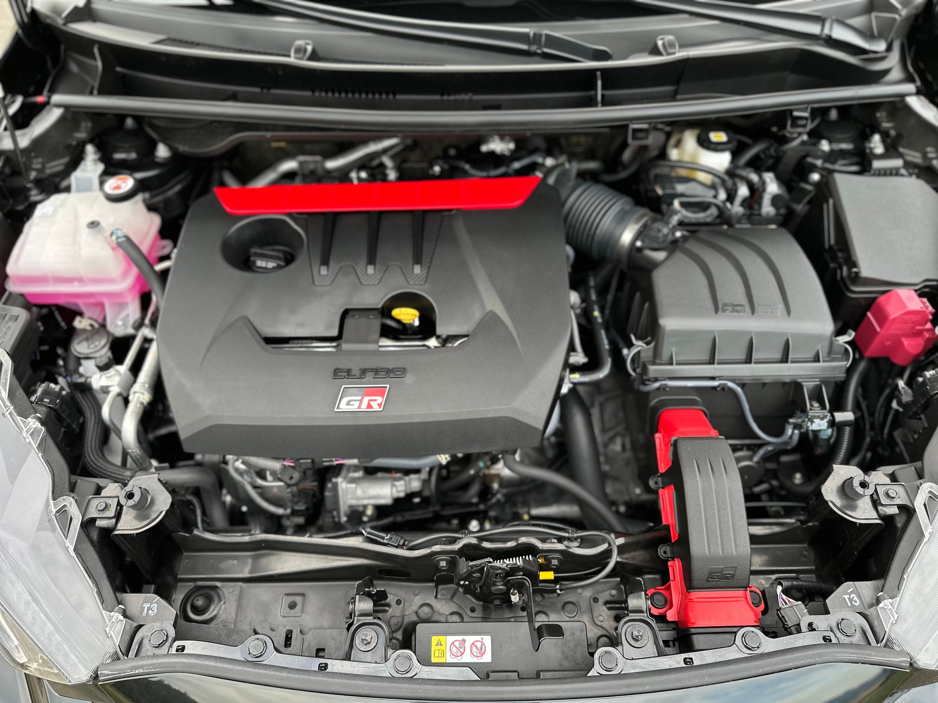 TOYOTA Yaris 1.6 GR Sport-image-11